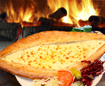 Pide mit Mozzarella und Feta